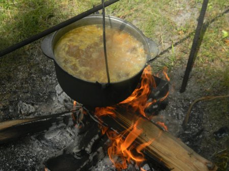 До дня козацтва в таборі «Мрія» готували козацький куліш